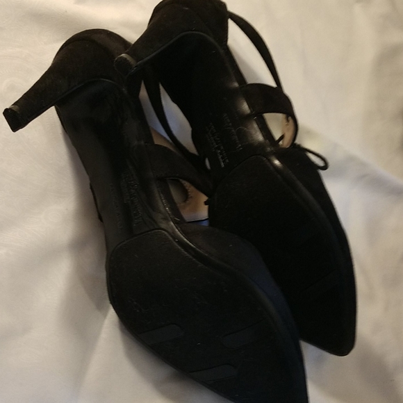 Heels - Picture 4 of 4